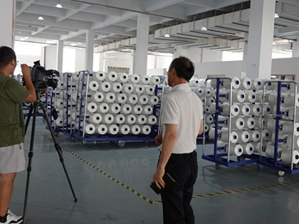 I media di Shaoxing TV sono venuti a Chengbang High-tech per condurre interviste e rapporti